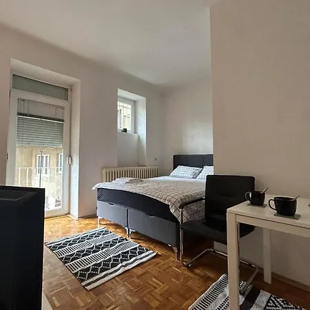 Ela Apartment *