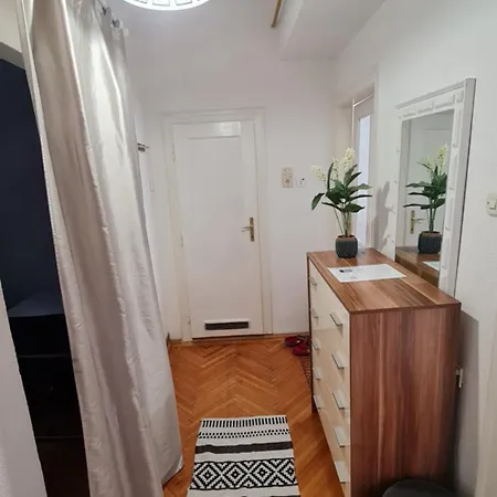 Apartment Ela